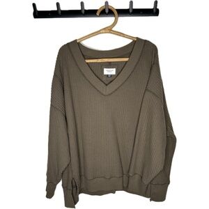 NWOT American Eagle V-Neck Oversized Sweater